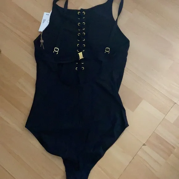 Beyond - Picture 4 of 14